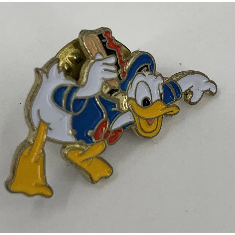 WDW 2000 Cast Holiday Celebration Donald Duck Disney Pin 12264